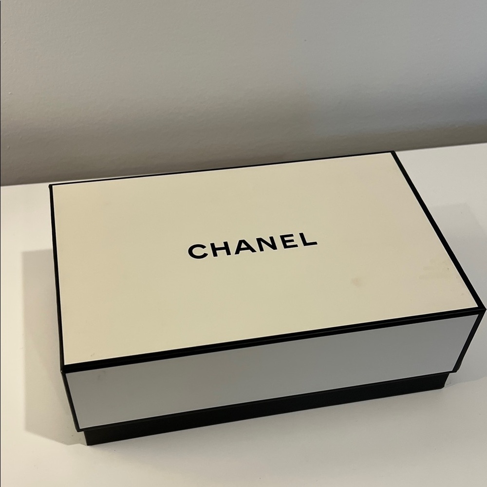 CHANEL Classic Black and White Box